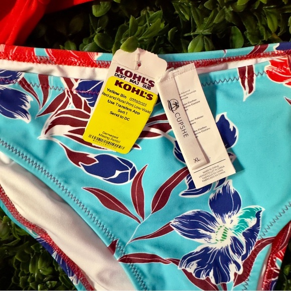 Cupshe Red and Blue Bikini with Tropical Flair - Picture 4 of 6